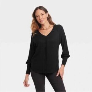 Knox Rose V-Neck Long Sleeve Top